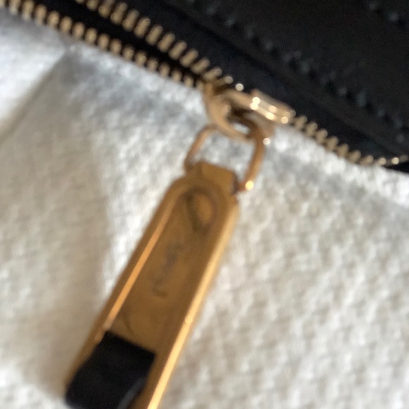 YSL DOWNTOWN TOTE AUTHENTIC - Picture 11 of 11